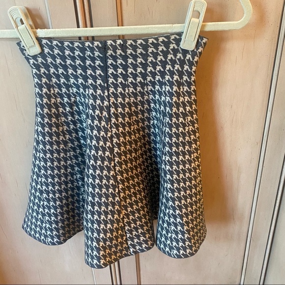 Houndstooth Skirt - Picture 3 of 11